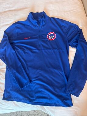 Nike Men’s Royal Blue Quarter zip with Team Patch for the Chicago cubs